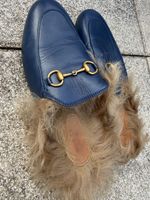 Gucci Mocassins fourrés bleus à mors dorés 