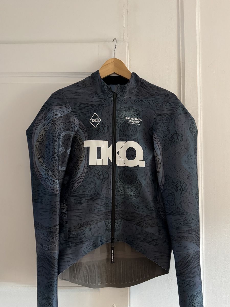 Pas Normal Studios Jacken: Pas Normal Studios - T.K.O Mechanism Thermal Jacket – Neu (gemäss Beschreibung) aus Diesse von second_life