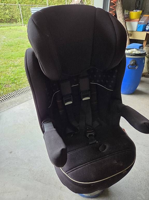 Seggiolini per auto: Autositz mit Isofix – Usato da Ebnat-Kappel venduto da 10camper 1