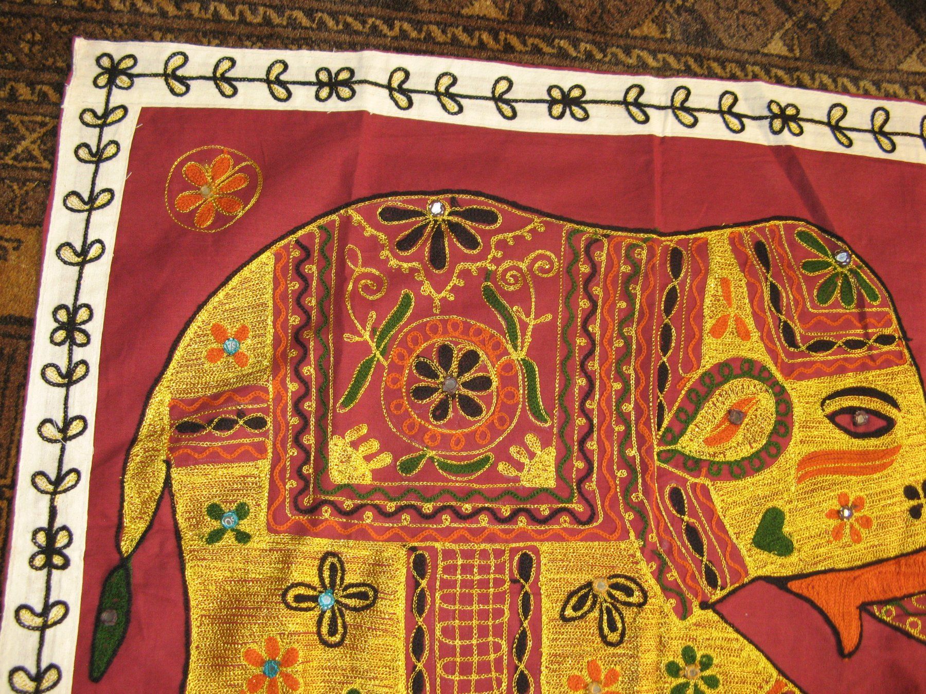 Foto & Immagini: Wandbehang, Decke oder Tuch mit Elefant 71 x 85 cm – Usato da Zürich venduto da apil 2