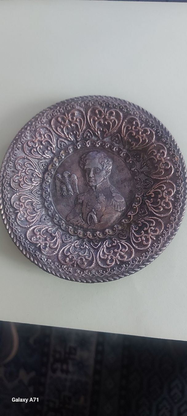 Tutte le decorazioni: coupelle  décorative vintage Napoléon – Usato da St-Gingolph venduto da Daillens