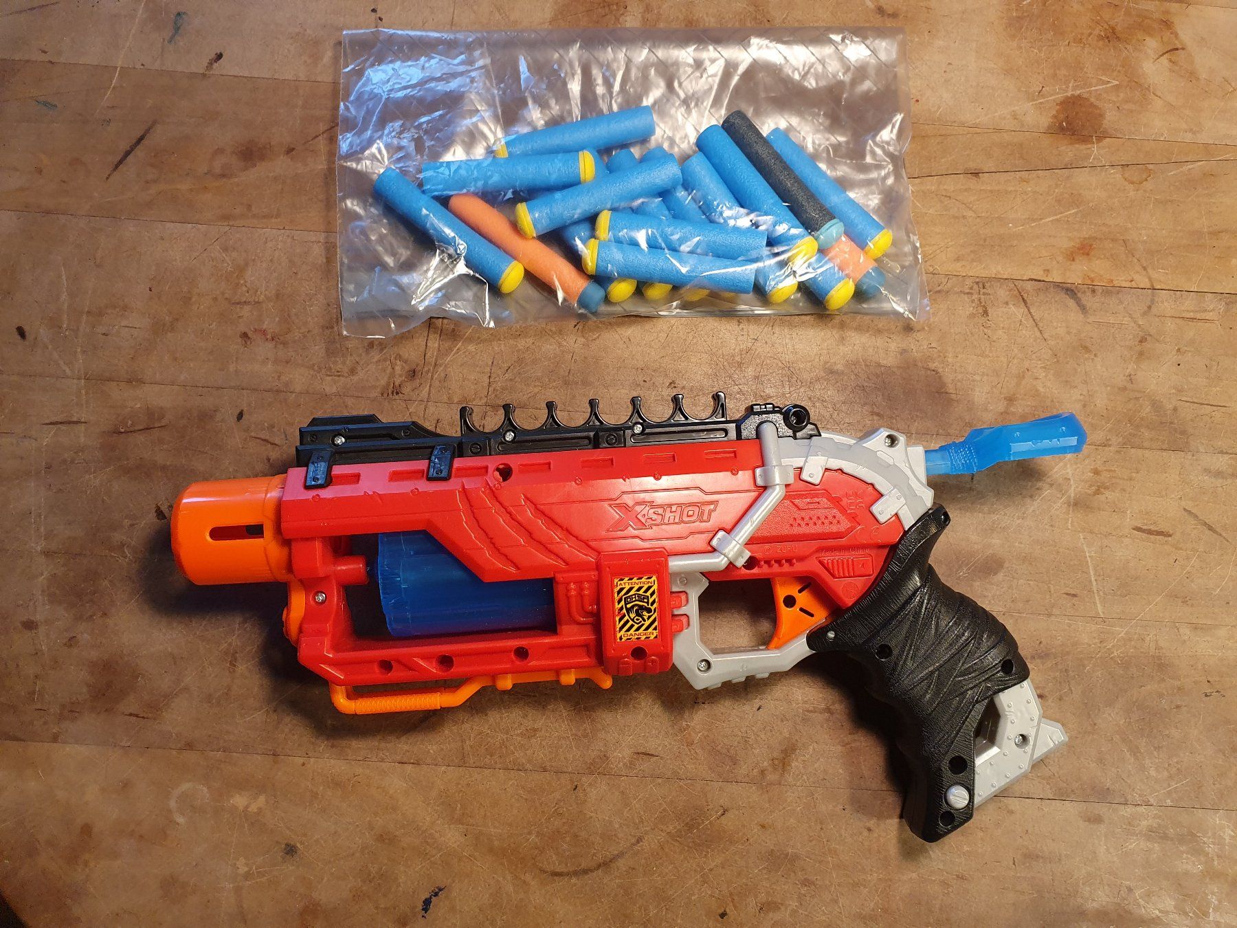 Giochi: Luftdruckpistole mit Schaumstoffzapfen – Usato da Zürich venduto da loosebone 1