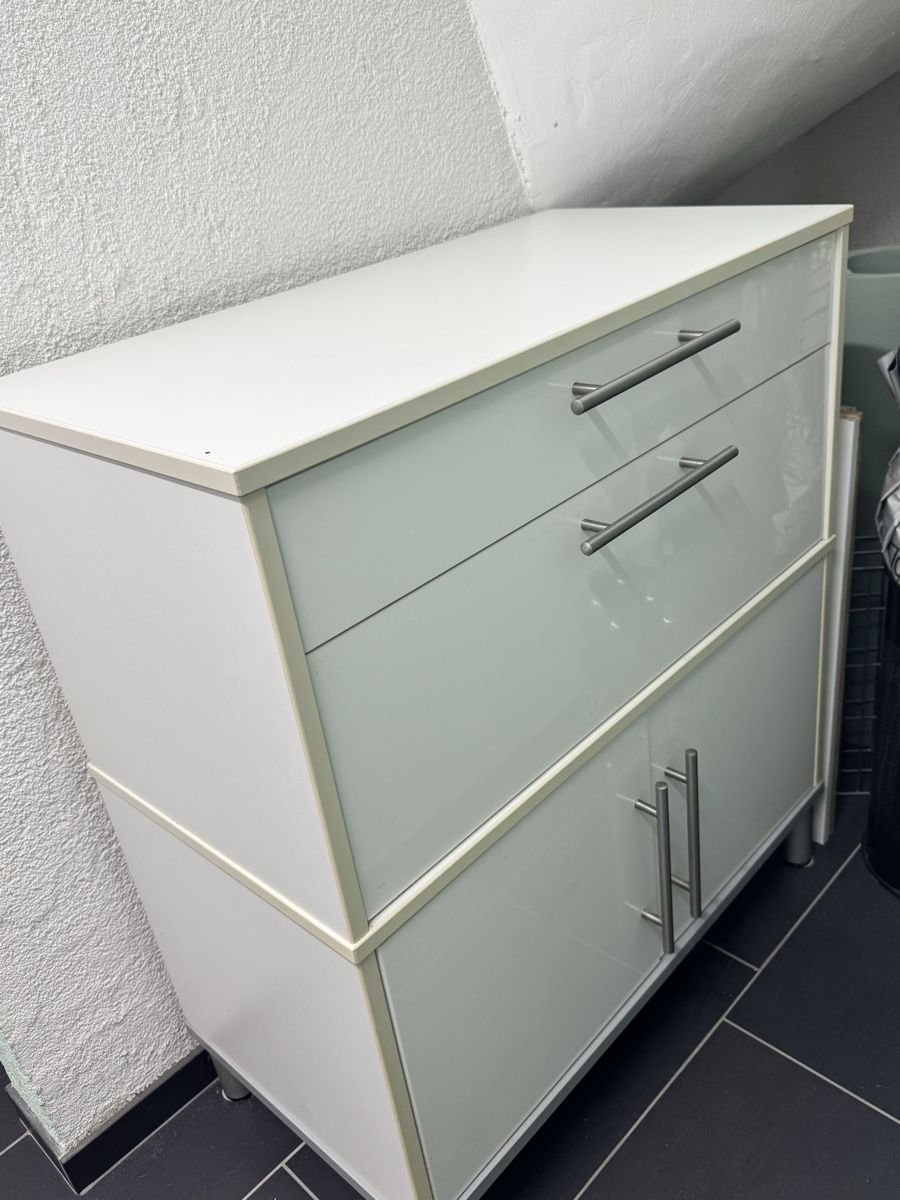 Cassettiere: Ikea Kommode weiss  sehr stabil – Usato da Oberweningen venduto da Jogi2