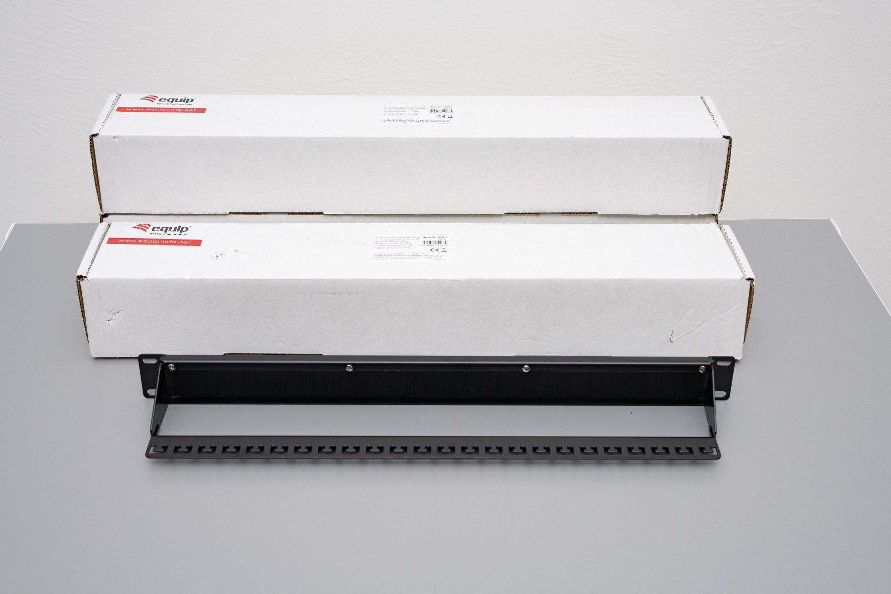 Altri accessori: 3x Equip 19" Kabeldurchführung | Brush Panel – Usato da Dietlikon venduto da phi_j5l6 1