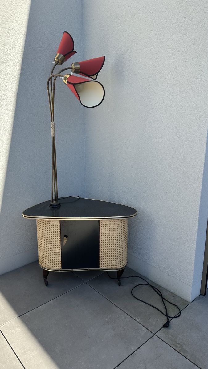 Lampade: Vintage mid century lamp side table with bar – Usato da Schlieren venduto da helena.Gini