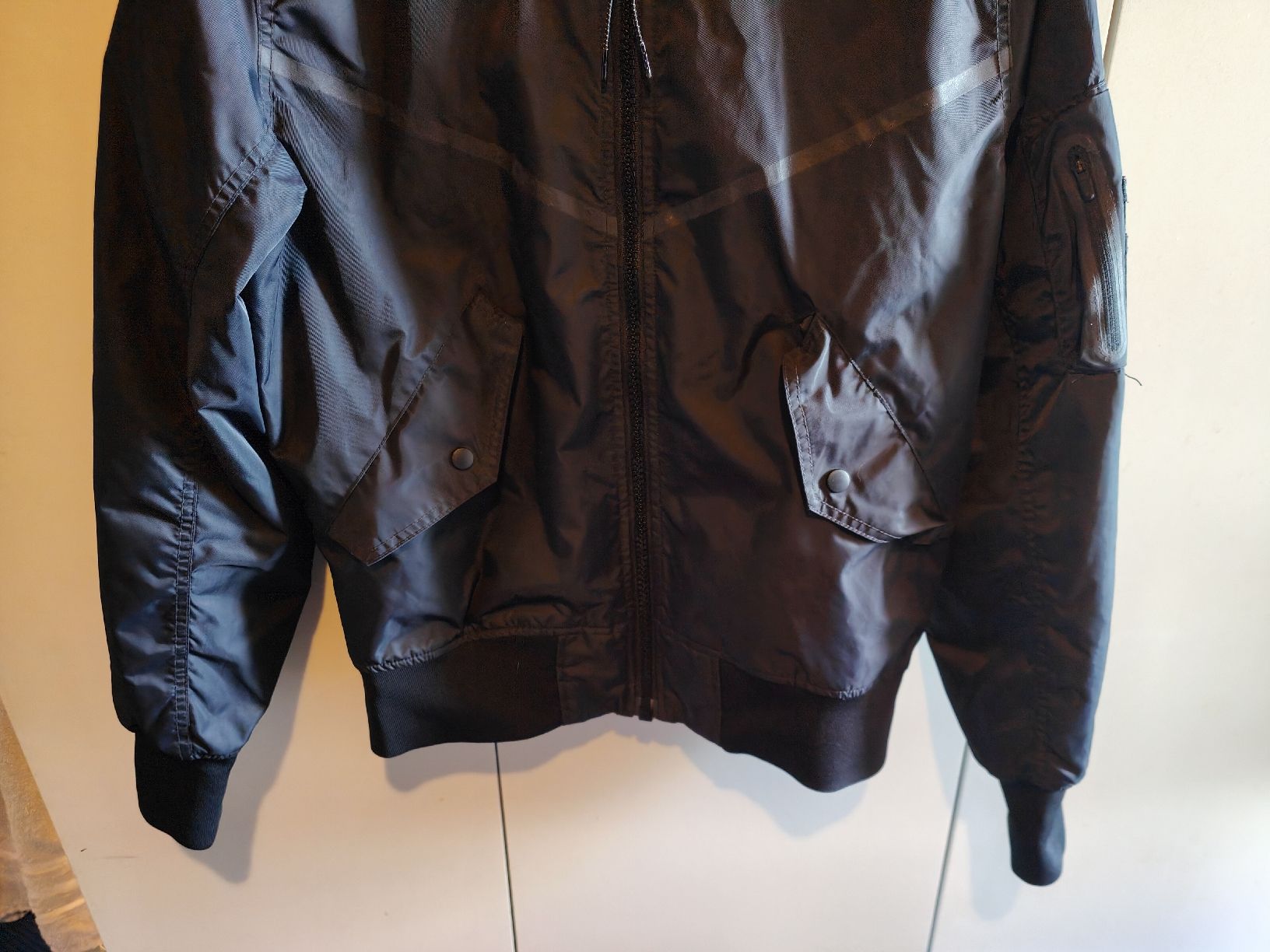 Nike Jacken: Nike RU Bomber Jacket M schwarz reflektierend 709092-010 – Gebraucht aus Rothrist von SiddharthaMoon 3