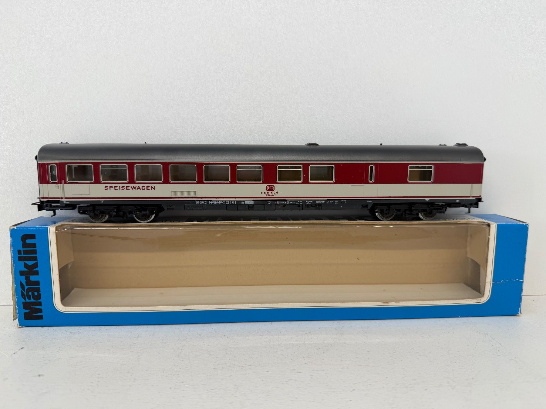 Märklin Modelleisenbahnen: Märklin DB Speisewagen – Gebraucht aus Büsserach von ModellbahnDepot