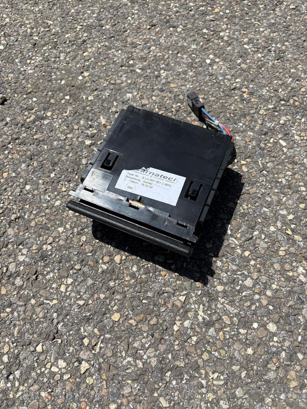 Audi Tutti pezzi di ricambio auto: Audi A3/S3 8L Aschenbecher – Usato da Madiswil venduto da Ivan1706