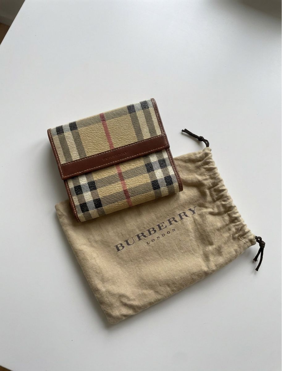 Burberry Portafogli: Burberry Portmonee – Nuovo (secondo la descrizione) da Luzern venduto da muh_22qq