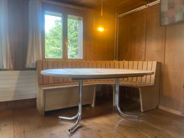 Zu verkaufen: Massivholz-Esstisch (oval, ausziehbar)
