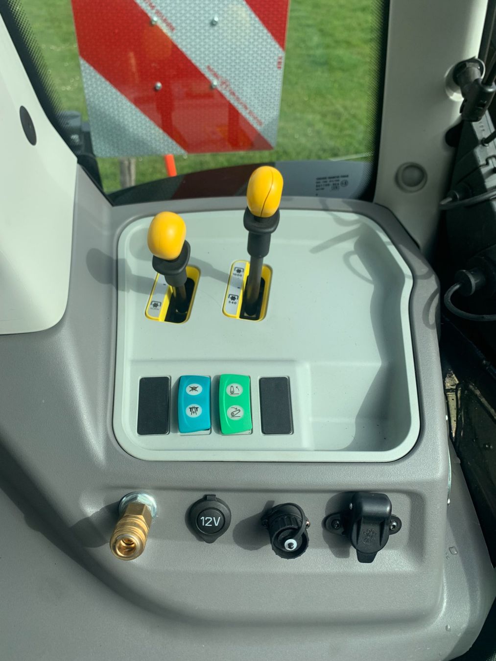 Deutz Trattori: Deutz Agrotron 6215 TTV WARRIOR – Usato da Buttwil venduto da obelix-idefix 7