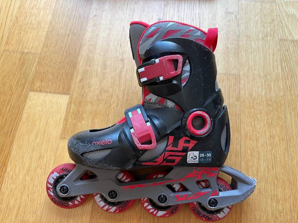 Pattini in linea & Pattini a rotelle: Oxelo Play 3 Inliner / Rollerskates - Größe 28-30 – Usato da Zürich venduto da gcarnaille 2