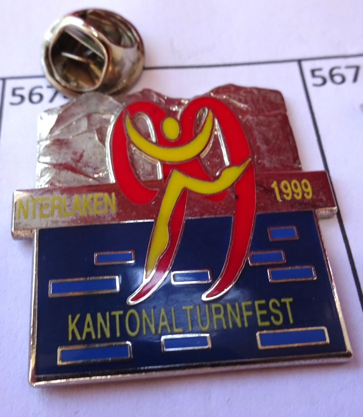 Plaquettes & Badges: Pin Kantonal Turnfest  INTERLAKEN 1999 – D'occasion à Utzenstorf par BUtter81