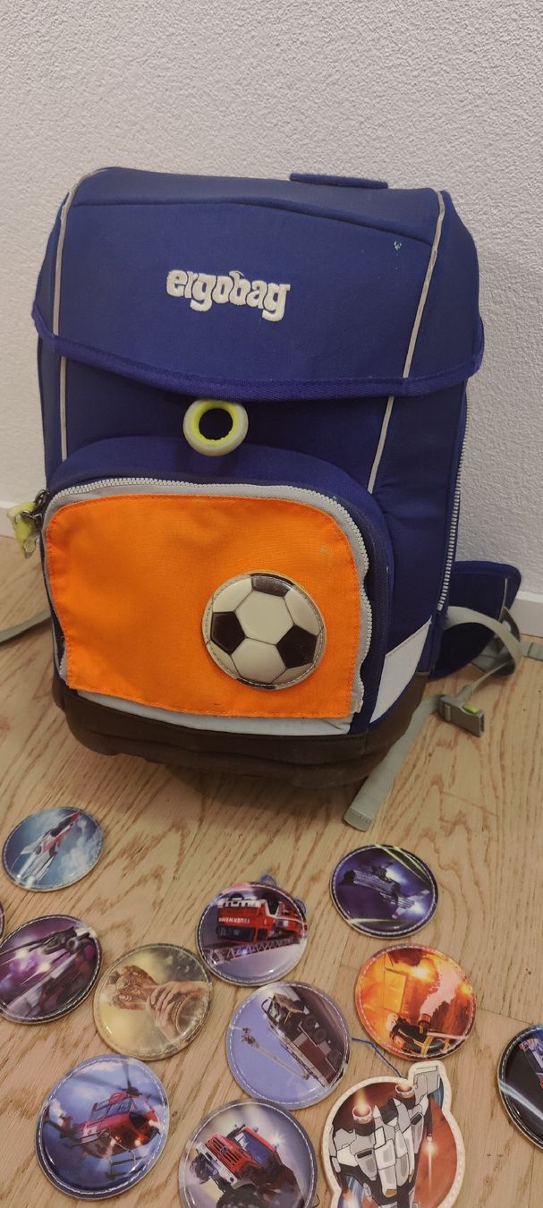 Zaini: Ergobag Schulrucksack Set mit Zubehör - Top Zustand! – Usato da Zürich venduto da Rogi1 1