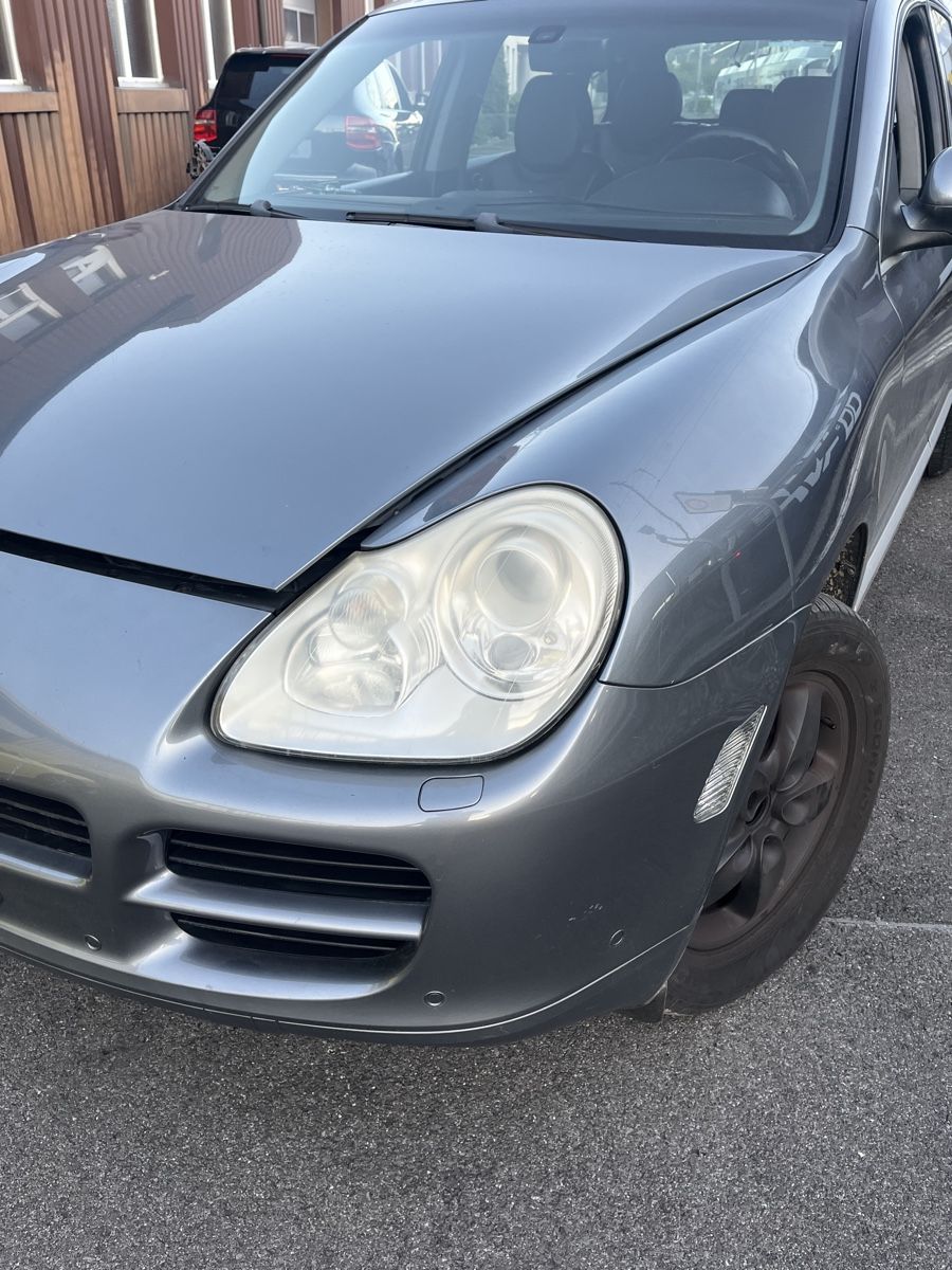 Porsche Tutti pezzi di ricambio auto: Porsche Cayenne 955 Scheinwerfer – Usato da St. Erhard venduto da Michel164
