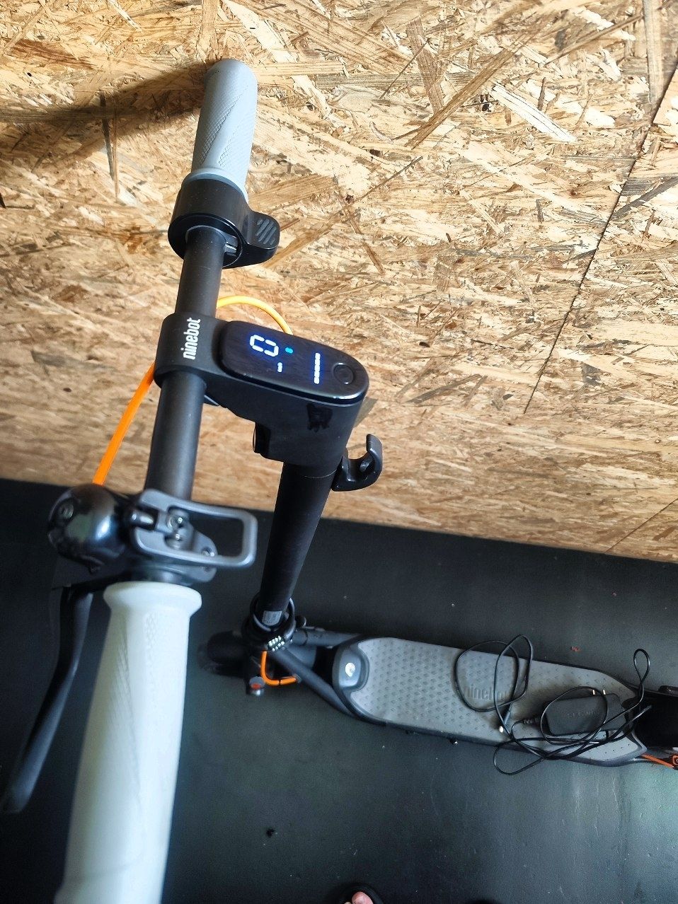Segway Kickboard: Ninebot F40I E-Scooter, 33 km/h 40km – Usato da Grindelwald venduto da vla_z6zz 3