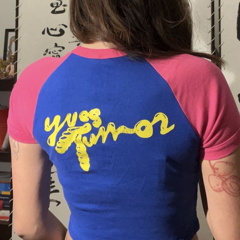 T-shirt: Yves Tumor 2023 Merch Shirt – Usato da Kriens venduto da tiy_wxz5 4