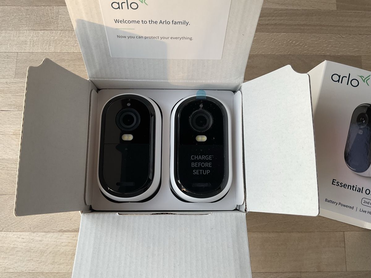 Arlo Sistemi d'allarme: Arlo Essential Outdoor Camera – Nuovo e nell'imballaggio originale da Goldach venduto da Goldach1 1