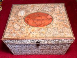 Antike Spielesammlung in Schatulle