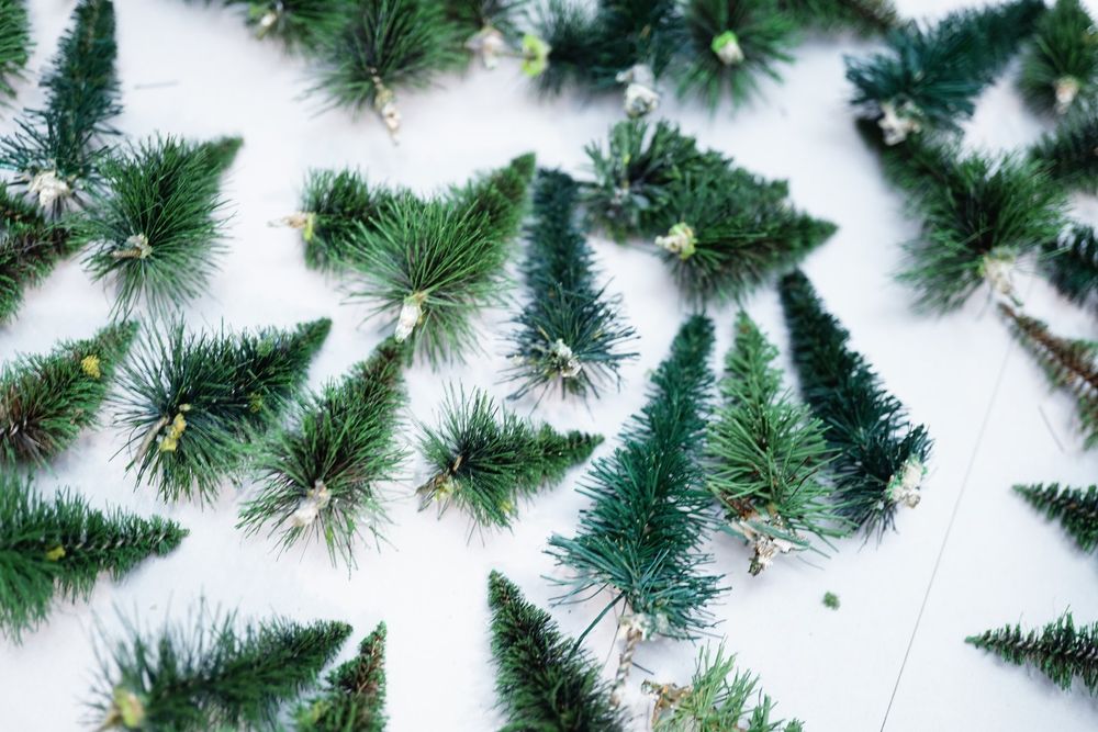 Streukonfetti Tannenbäume Aus Holz – Handbemalt, Grün/gold, 24 Stück Für Weihnachtliche Deko