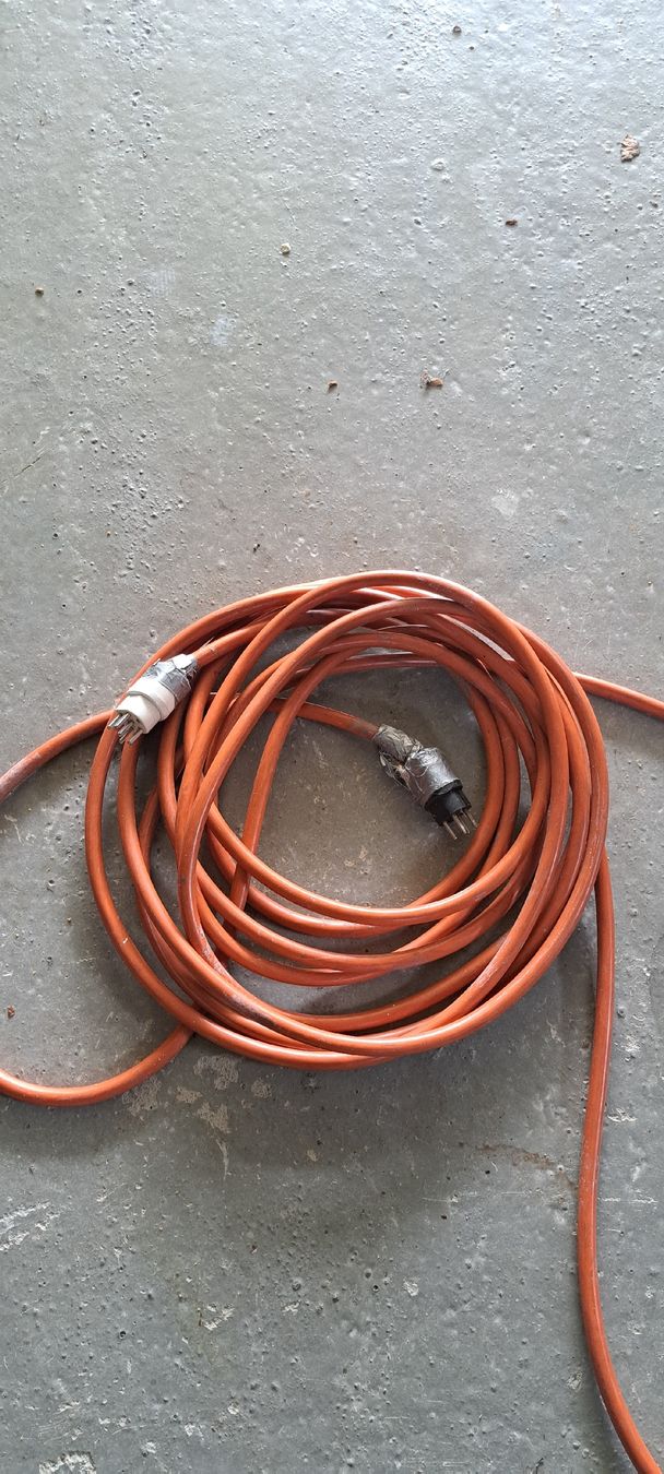 Sanitari: chauffe eau 10kw avec rallonge – Usato da Tavannes venduto da Williseba74