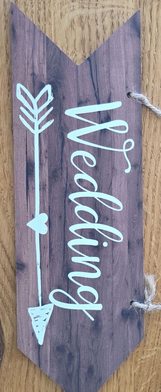 Tutte le decorazioni: Rustikales Hochzeitsschild "Wedding" mit Holzoptik – Nuovo (secondo la descrizione) da Lohn-Ammannsegg venduto da Therealgodfather