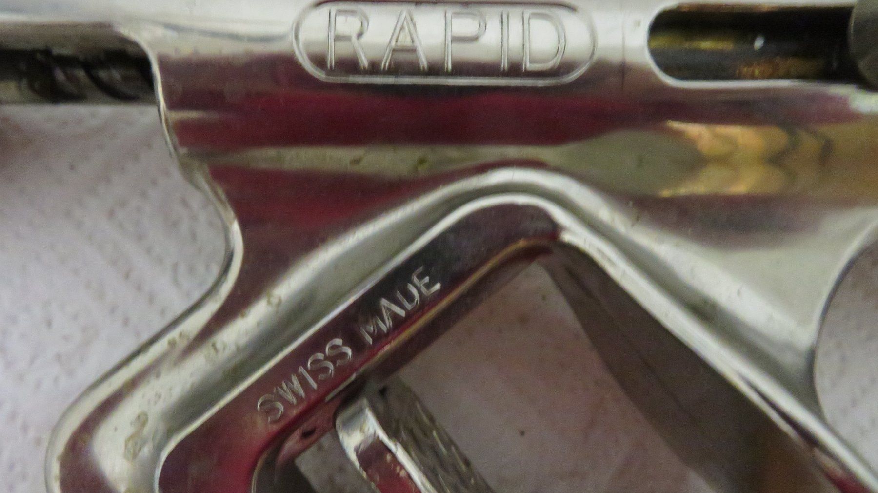 Rapid Apribottiglie & Tappi per chiusura: Korkenzieher Tischmodell RAPID Swiss made – Usato da Wetzikon ZH venduto da morda1954 1