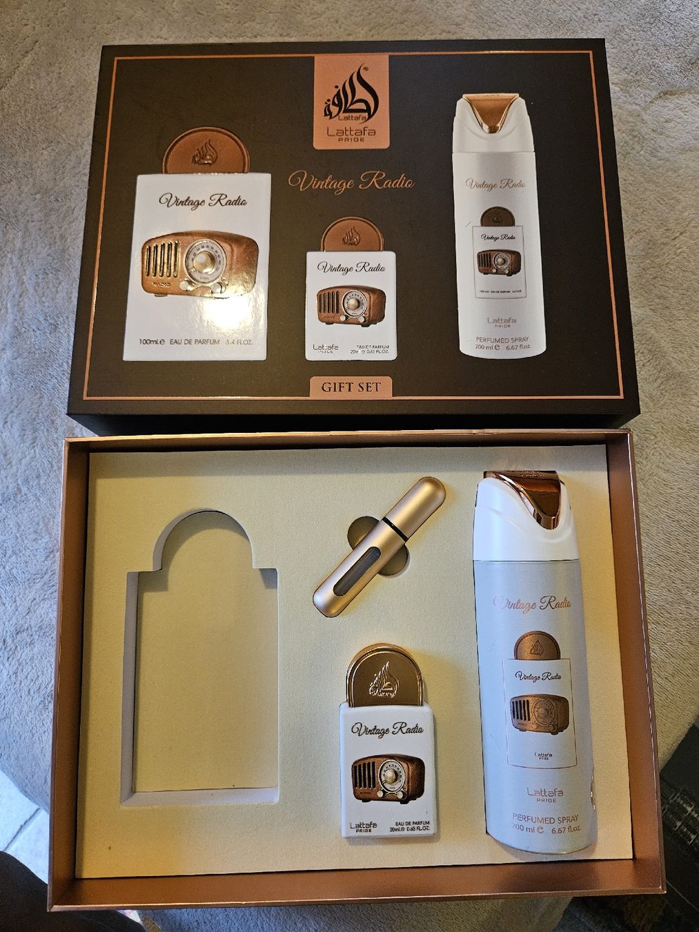 Lattafa Profumi & Eau de Toilette: Lattafa Pride "Vintage Radio" Duo Set – Nuovo (secondo la descrizione) da Gryon venduto da Mike_Decants