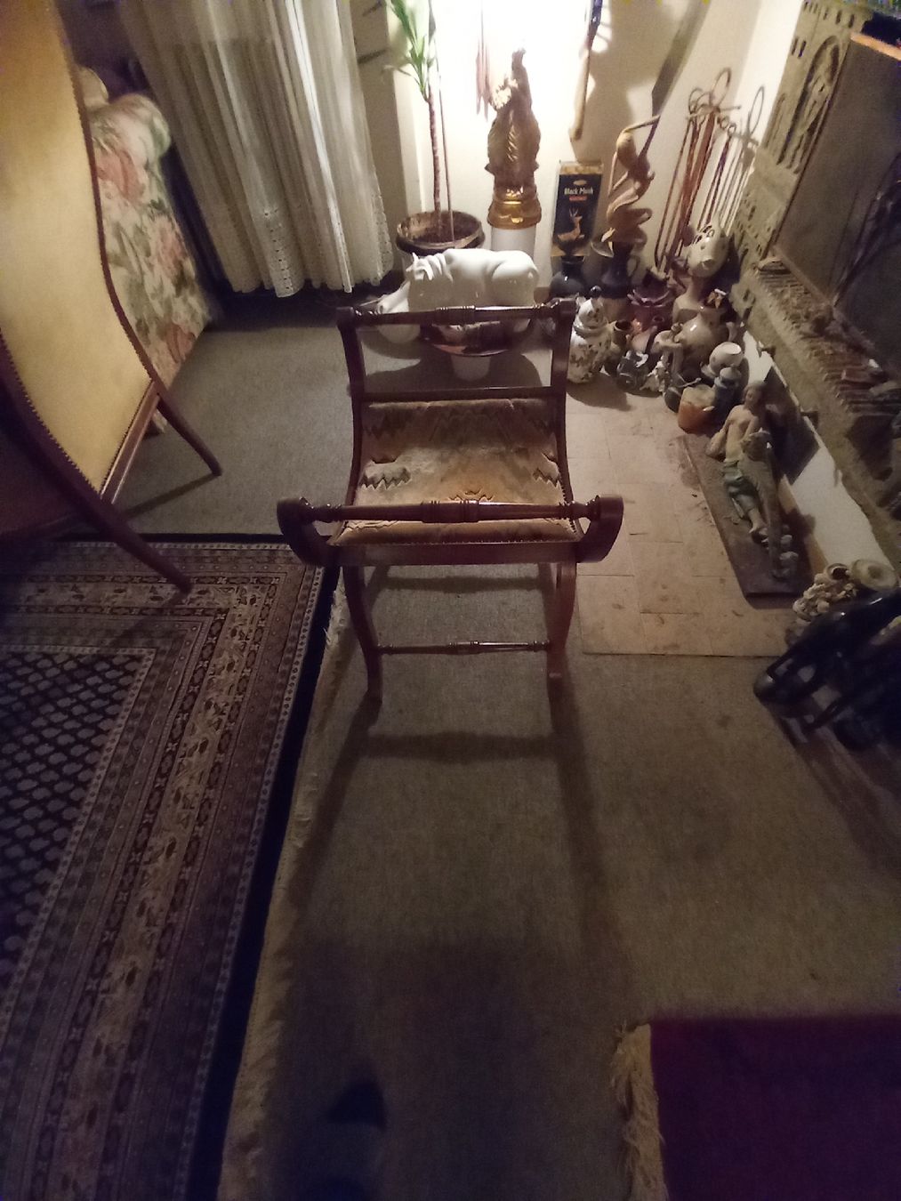 Sgabelli: Antik Masseivholz Hocker mit stoffseitz – Usato da Bern venduto da Imamrashed 1