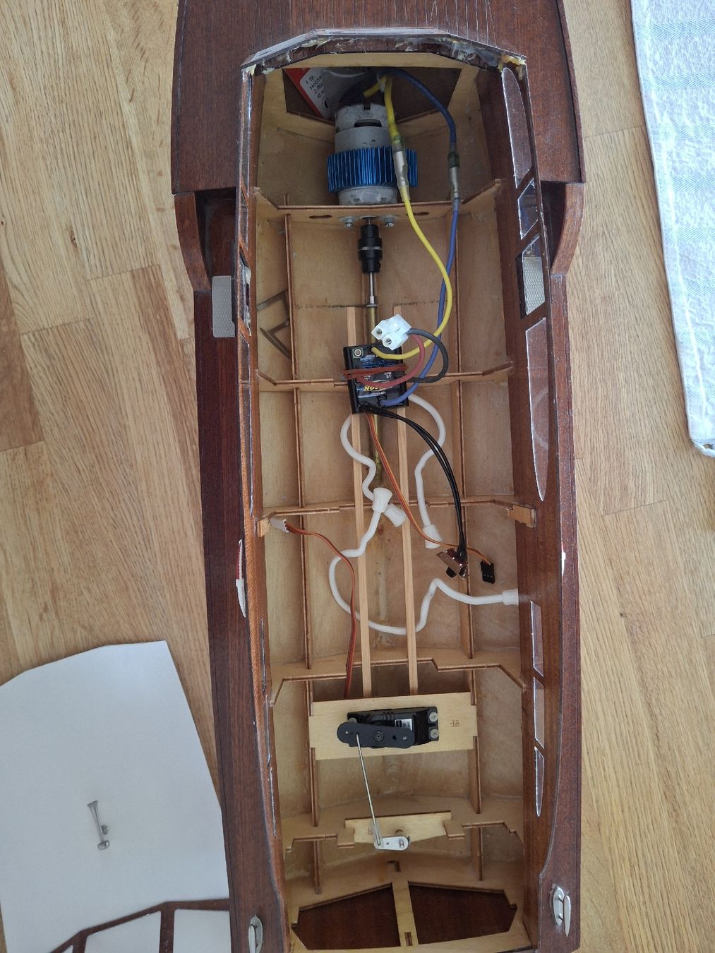 RC Modellbau: RC- Modell Holzbot Victoria  – Gebraucht aus Zug von mike.m 1