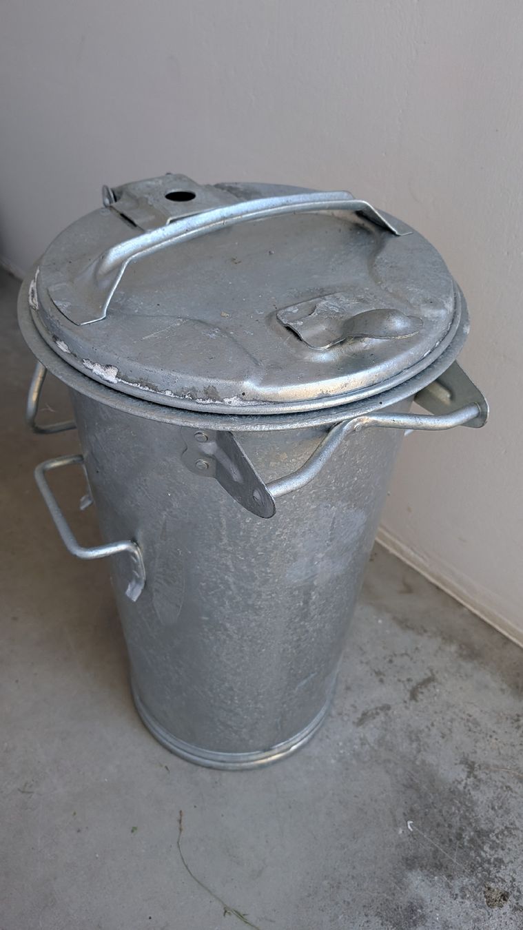 Poubelles: Abfalltonne aus Metall – D'occasion à Gümligen par Arupam 1