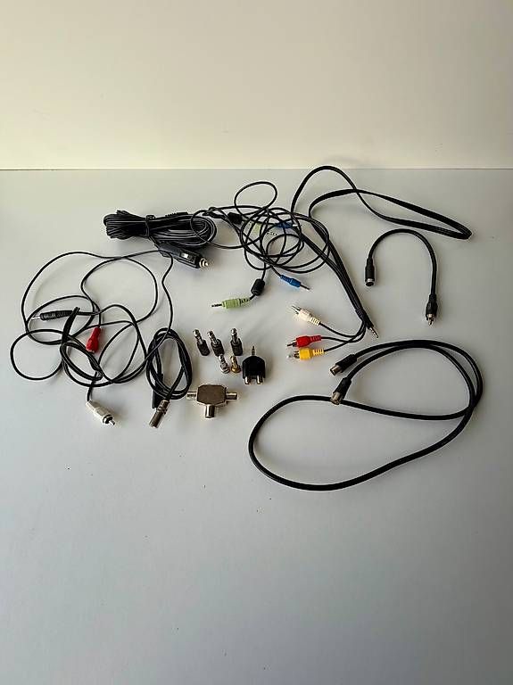 Cavi: Diverse Kabel und Stecker – Usato da Zwillikon venduto da roadcycilist76