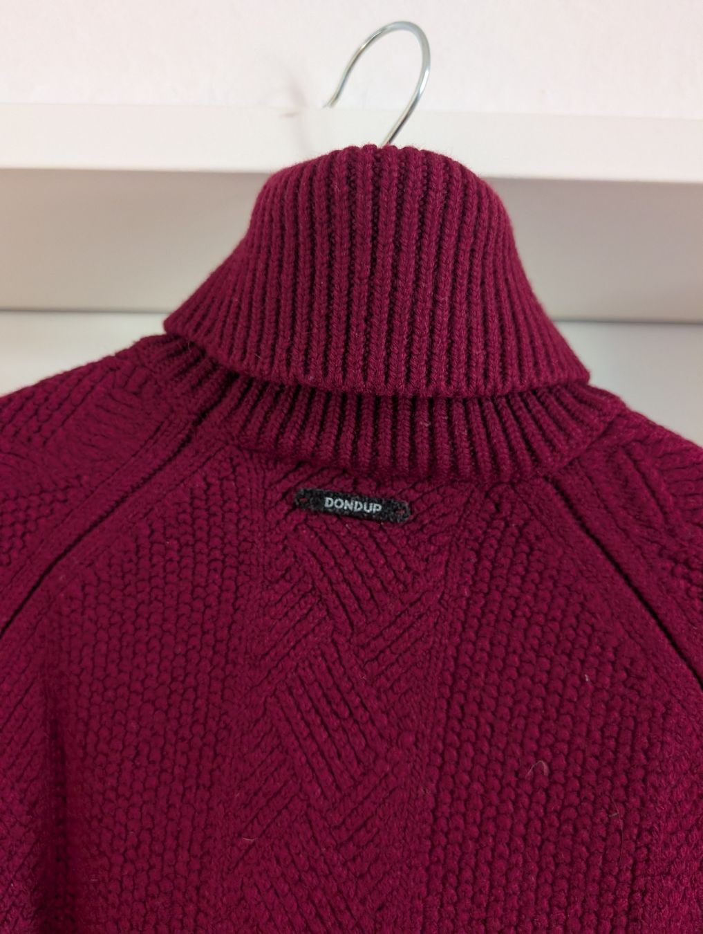 Dondup Pulls & Sweat-shirts: DONDUP Rollkragenpullover Bordeaux Grösse M – D'occasion à Zürich par ver_q759 2