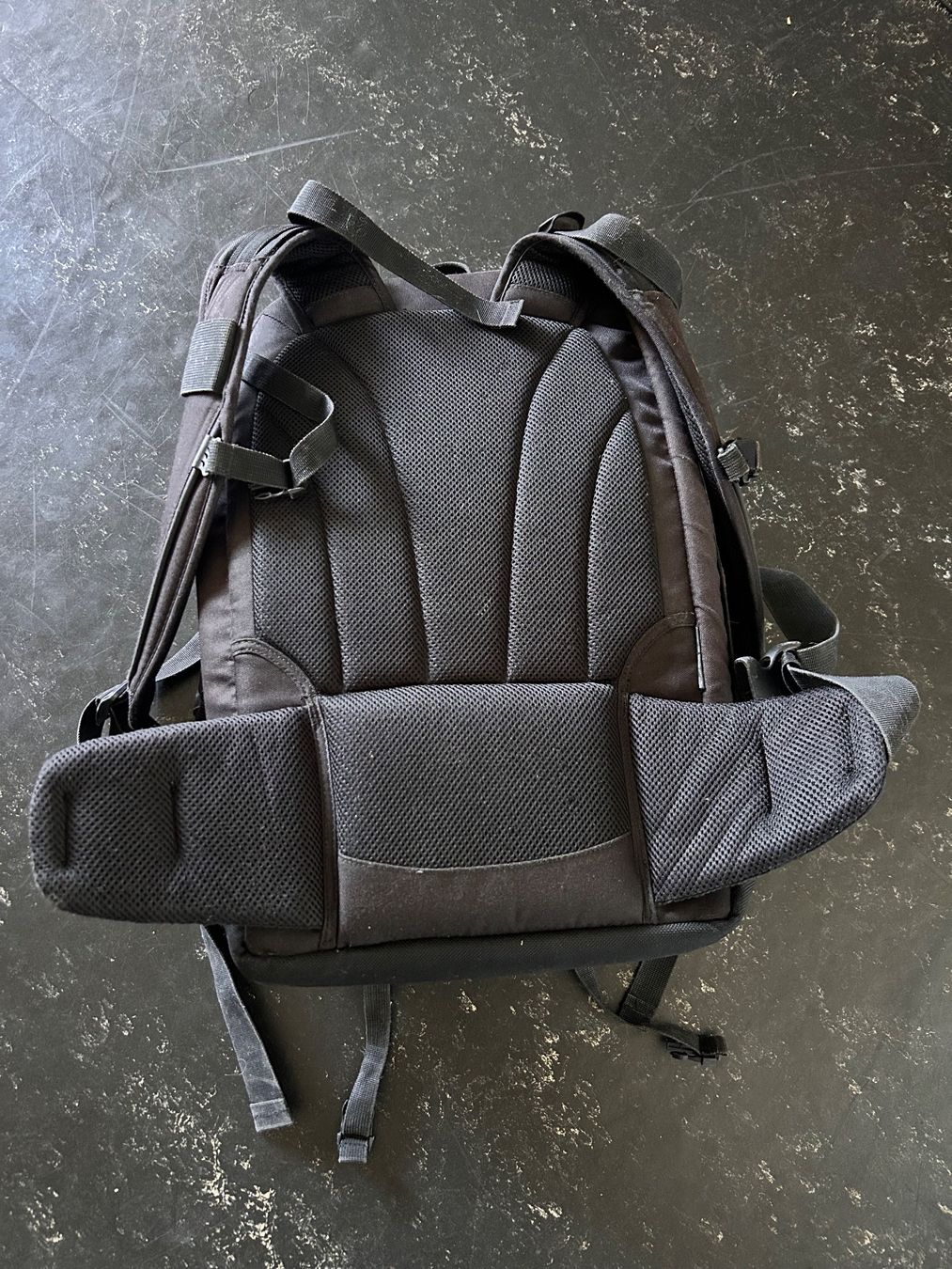 Zaini: Lowepro Fotorucksack - stark gebraucht – Usato da Bern venduto da inf_bdw8 9