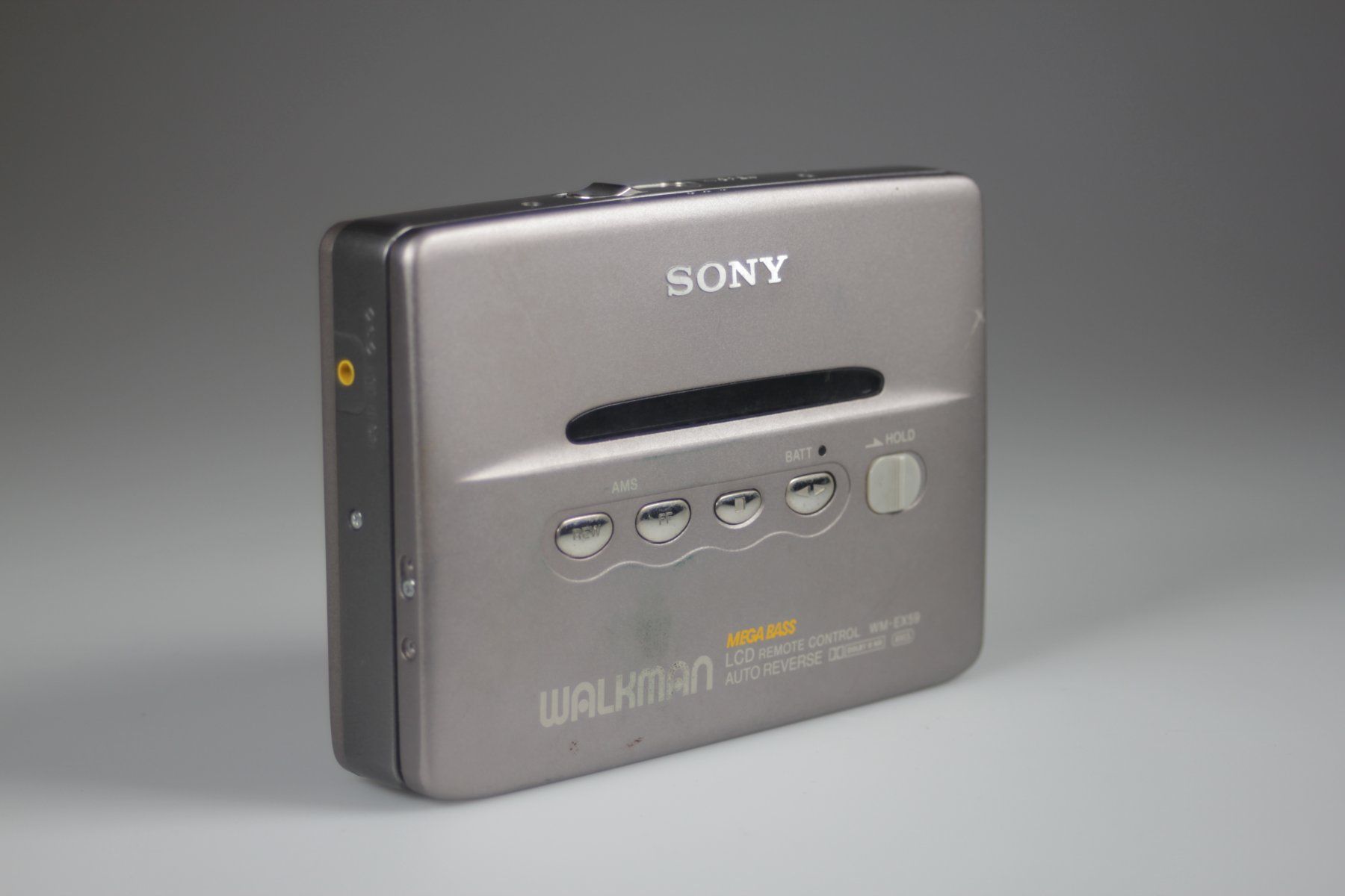 Sony Lettore multimediale portatile: Sony Walkman WM-EX59 Mega Bass Auto Reverse – Difettoso da Basel venduto da IRMAundFRED