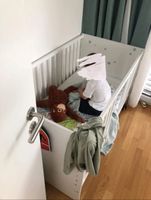 White Baby Crib 2:1 - Adjustable and Comfy