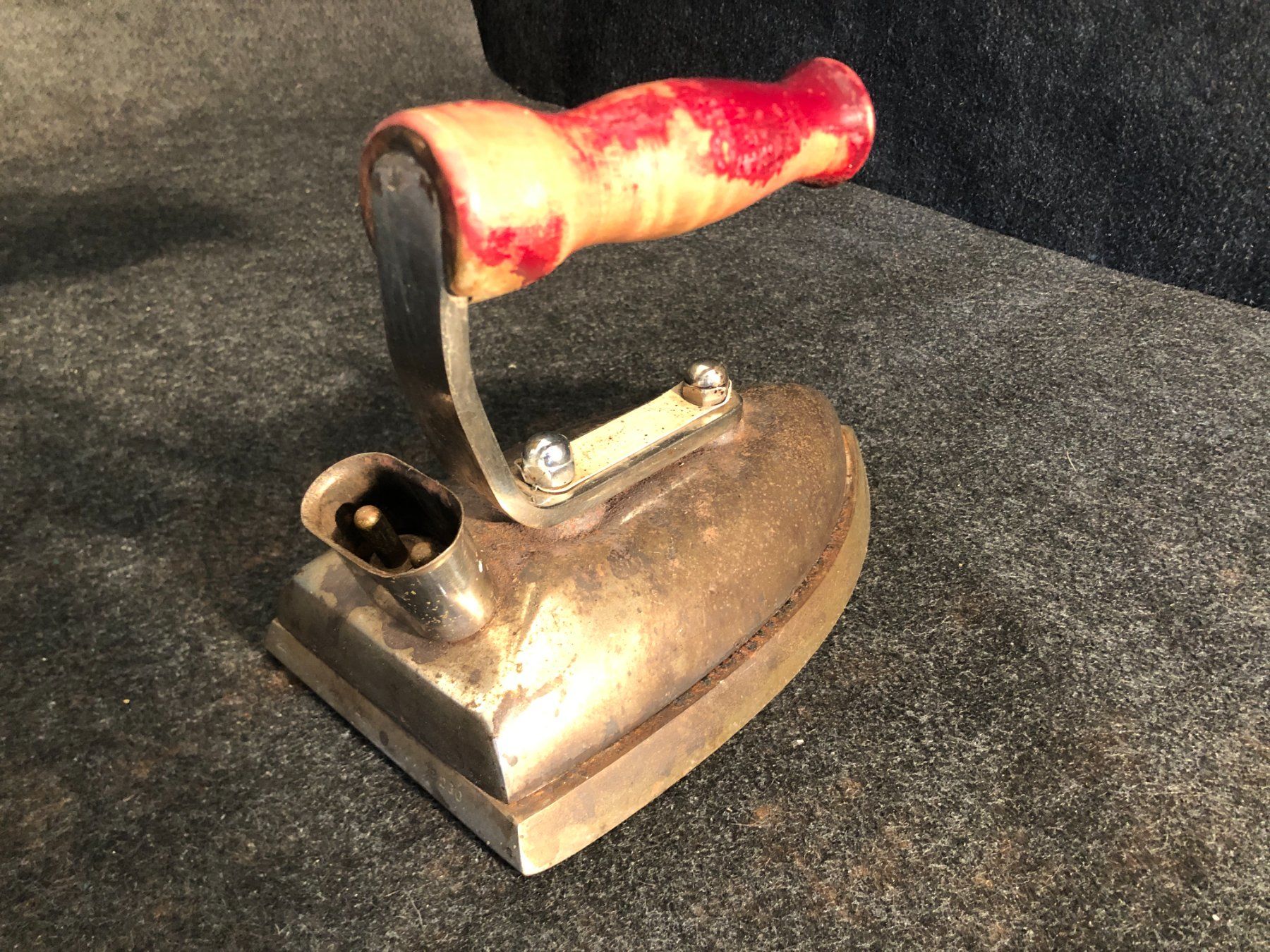 Bügeleisen: Ancien fer à repasser. Cometa. – Gebraucht aus Saignelégier von Dubois_Vintage 3
