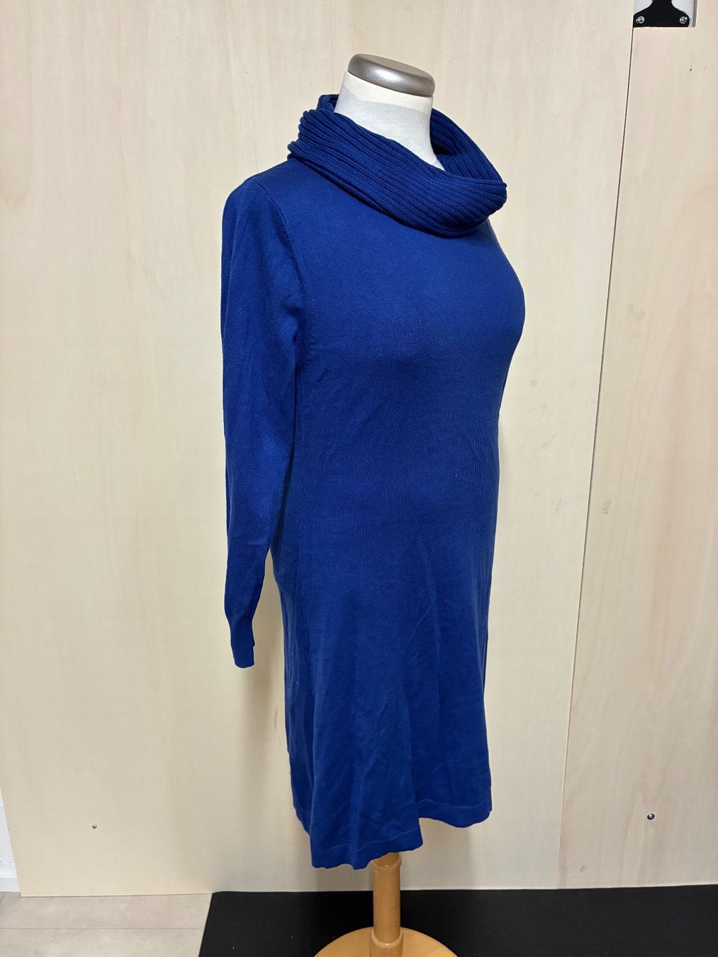 Vestiti: Blaues Pulloverkleid von She in Grösse 42 – Usato da Zürich venduto da van_5xbk 1