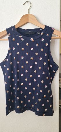 Vero Moda Top Gr. M, dunkelblau geblümt, neuwertig