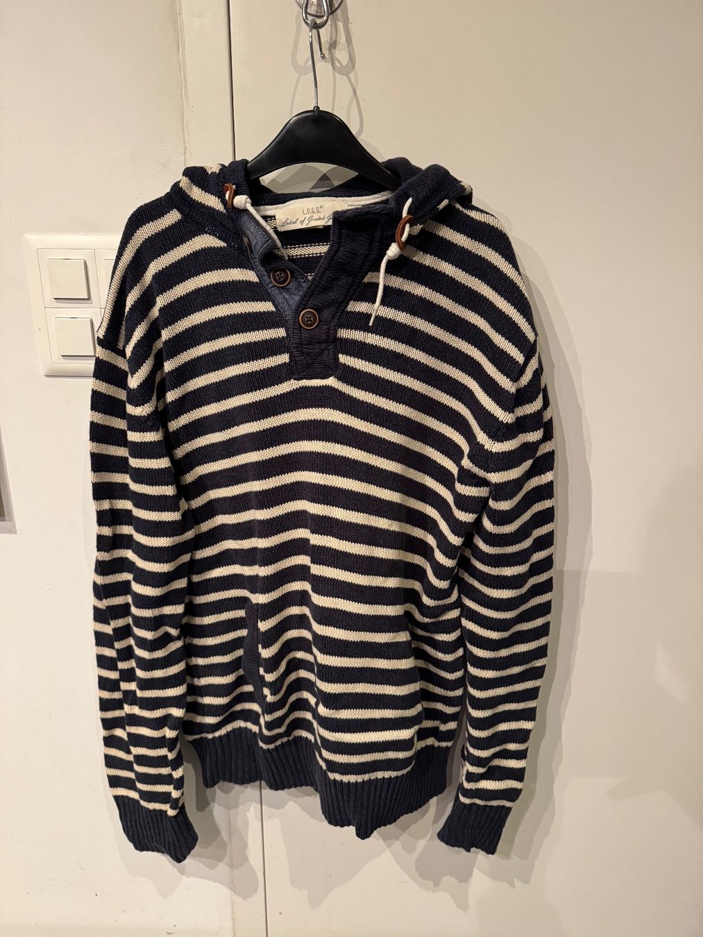 H&M Pullover & Sweatshirts: Gestreifter H&M Pulli – Gebraucht aus Rudolfstetten von krach