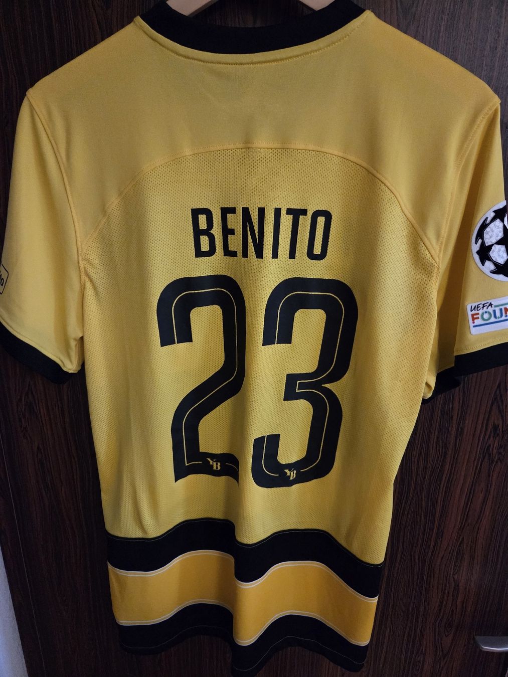 Nike Canottiere & Pantaloni: Matchprepared Trikot UCL Loris Benito – Usato da Münsingen venduto da LouisSch 1