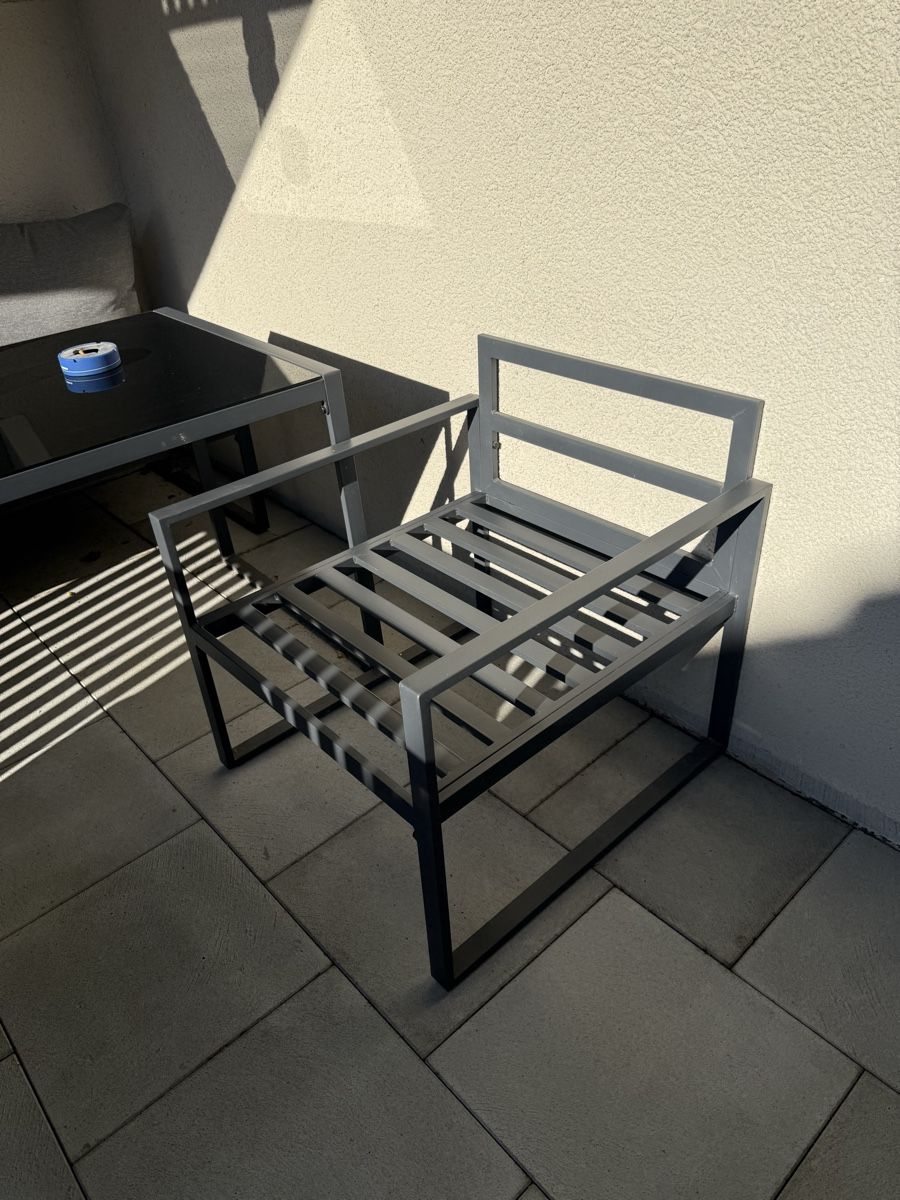 Tischset: Gartentisch mit 2 Sesseln & Sofa – Gebraucht aus Rickenbach ZH von dza_fvg8 2