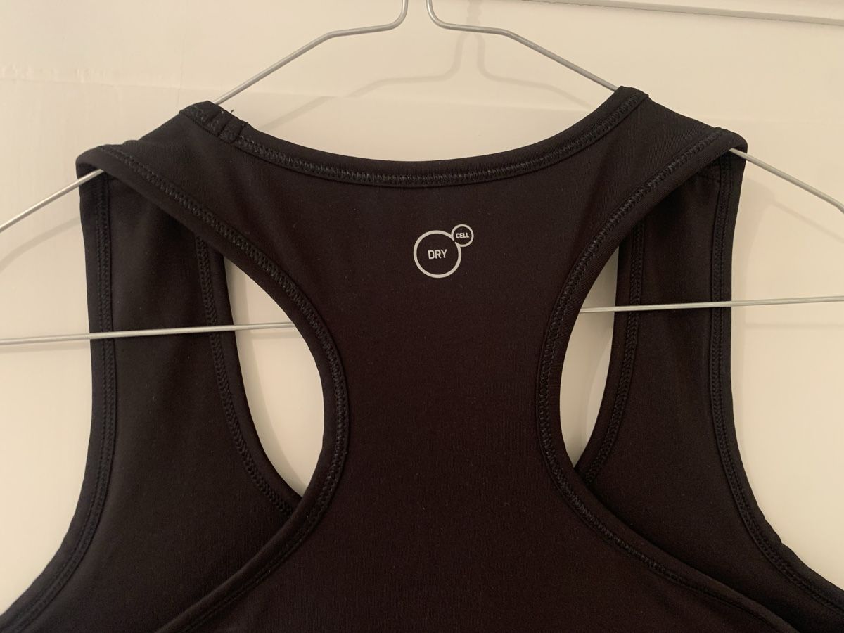 Puma Tops: Puma Schwarzes Sport Top, Größe S – Gebraucht aus Verbier von pat_q5hr 5