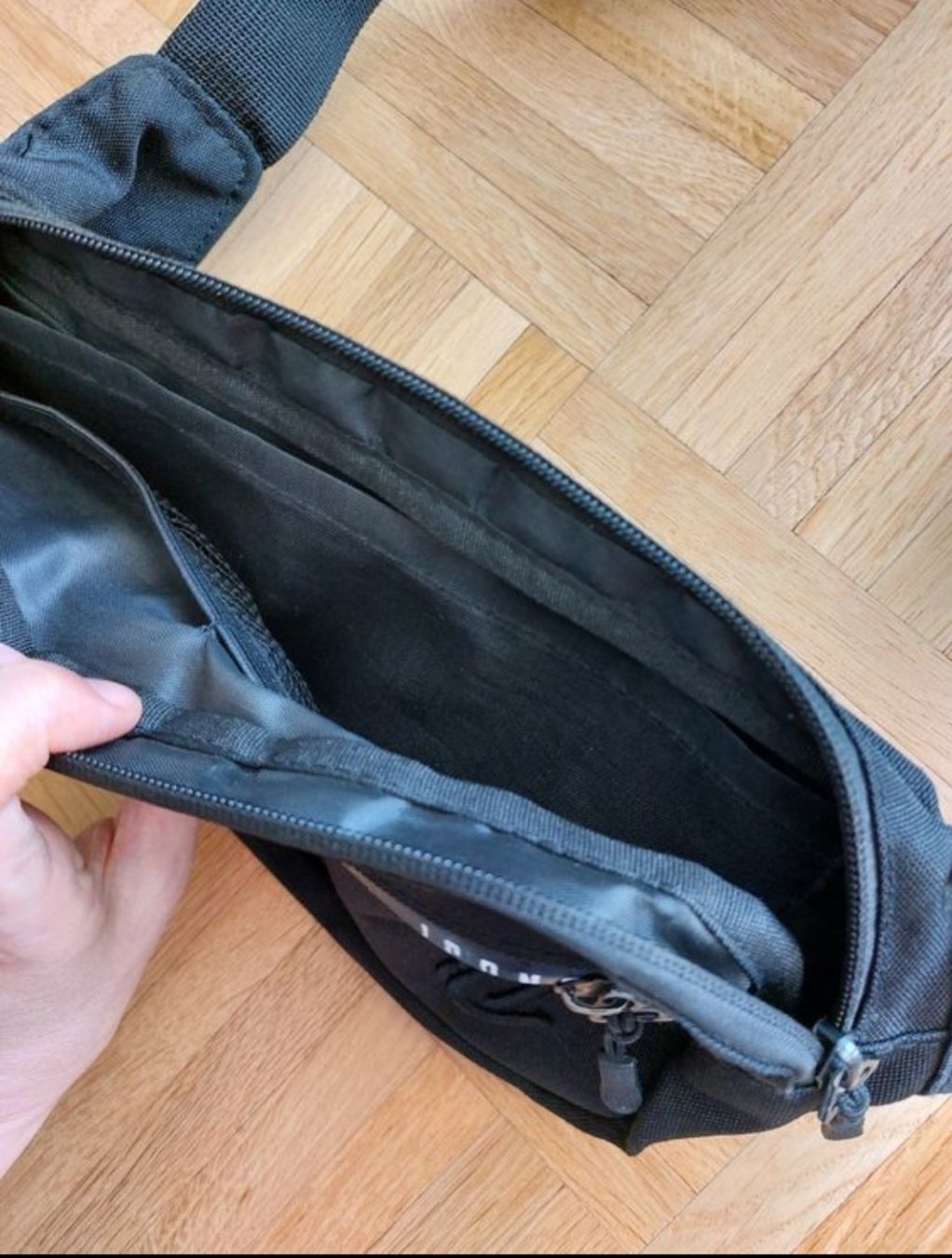 Sacs: Schwarze Bauchtasche / Gürteltasche – D'occasion à Bern par yar_6p2h 1
