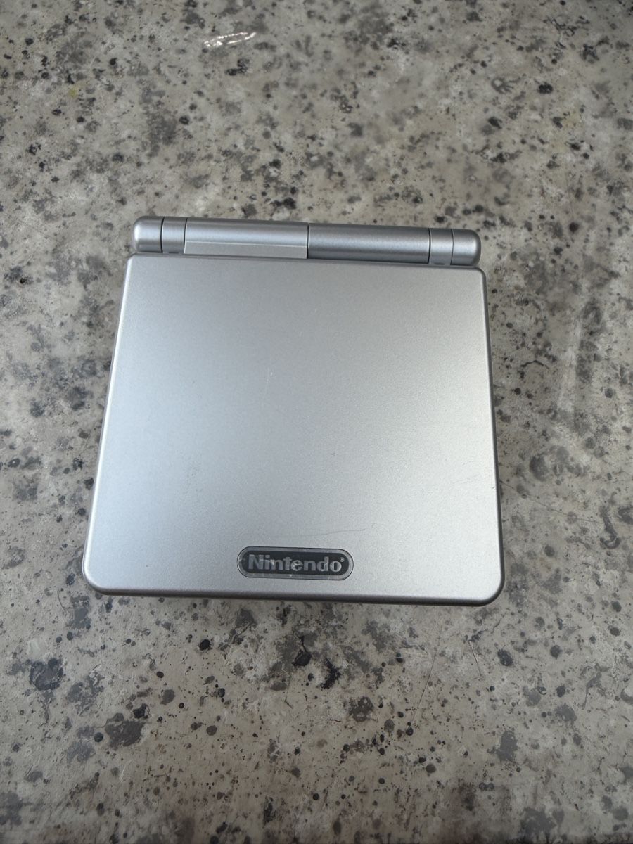 Nintendo Game Boy Advance SP Silber Konsole mit Tasche (Gebraucht) in ...