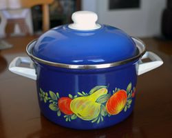 Enameled heavy casserole w/lid, used