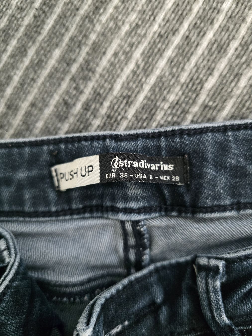 Jeans: Stradivarius Jeans, Gr. 38, – Gebraucht aus Ehrendingen von Ince2016