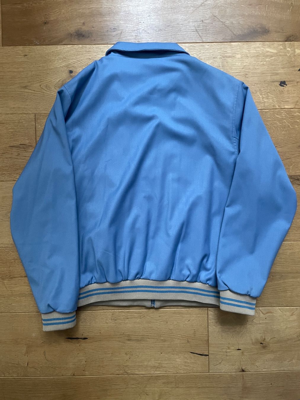 Giacche: Veste Walk In Paris – Usato da Genève venduto da Jos_p8c9 3