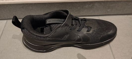 Nike Scarpe per ragazzi: Nike Turnschuhe/Sneaker Gr. 33.5 – Usato da Oberhofen AG venduto da iitf2020 5