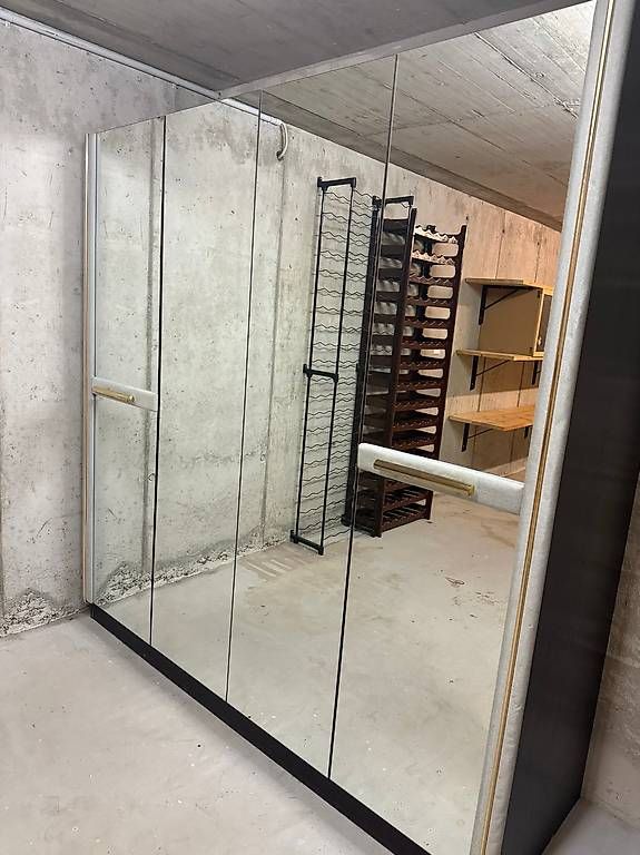 Armadi: alter massiver Schrank – Usato da Plaffeien venduto da vany95